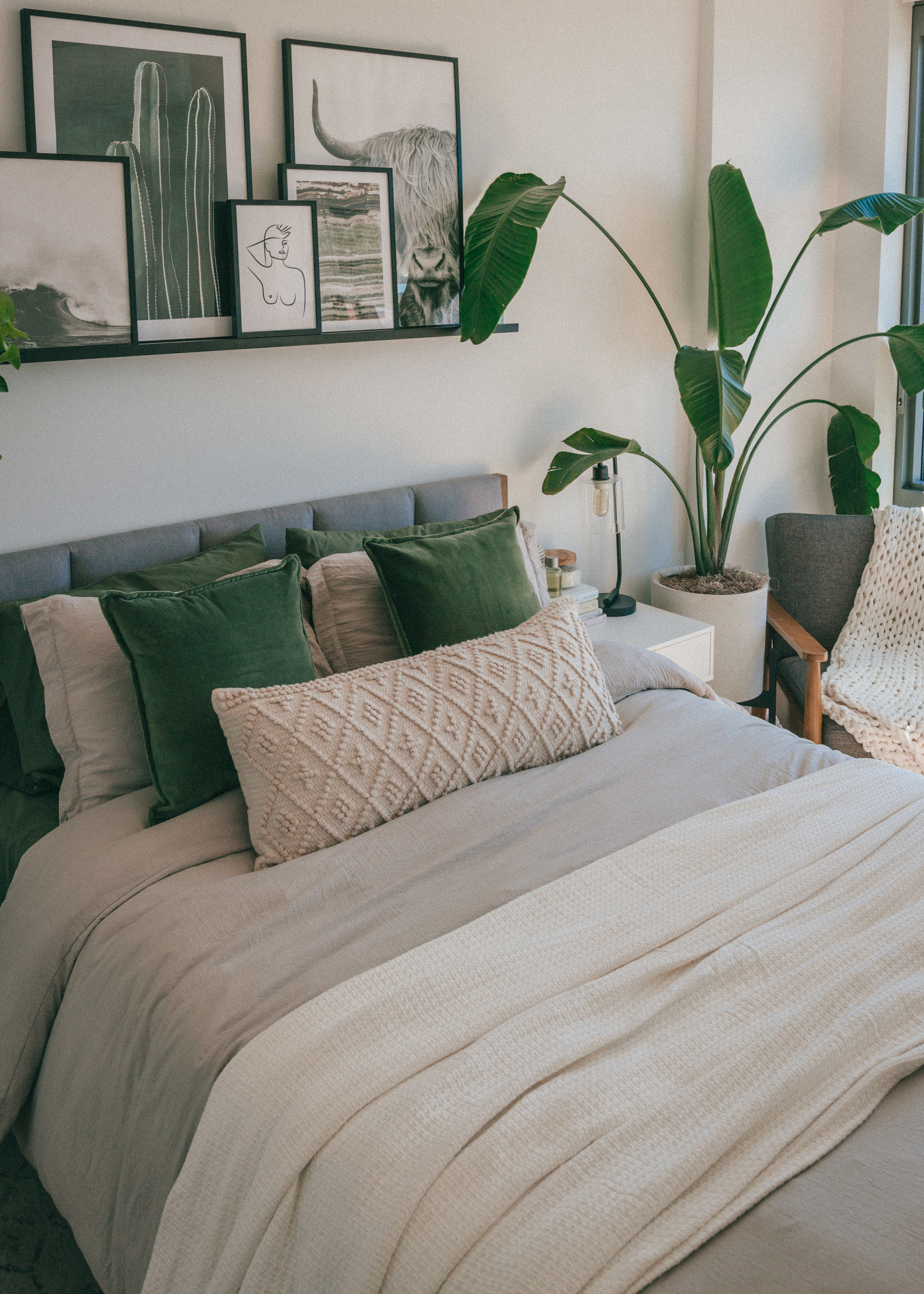 Apartment Bedroom Pillows Lifestyle Decor Mid Century Cozy Home