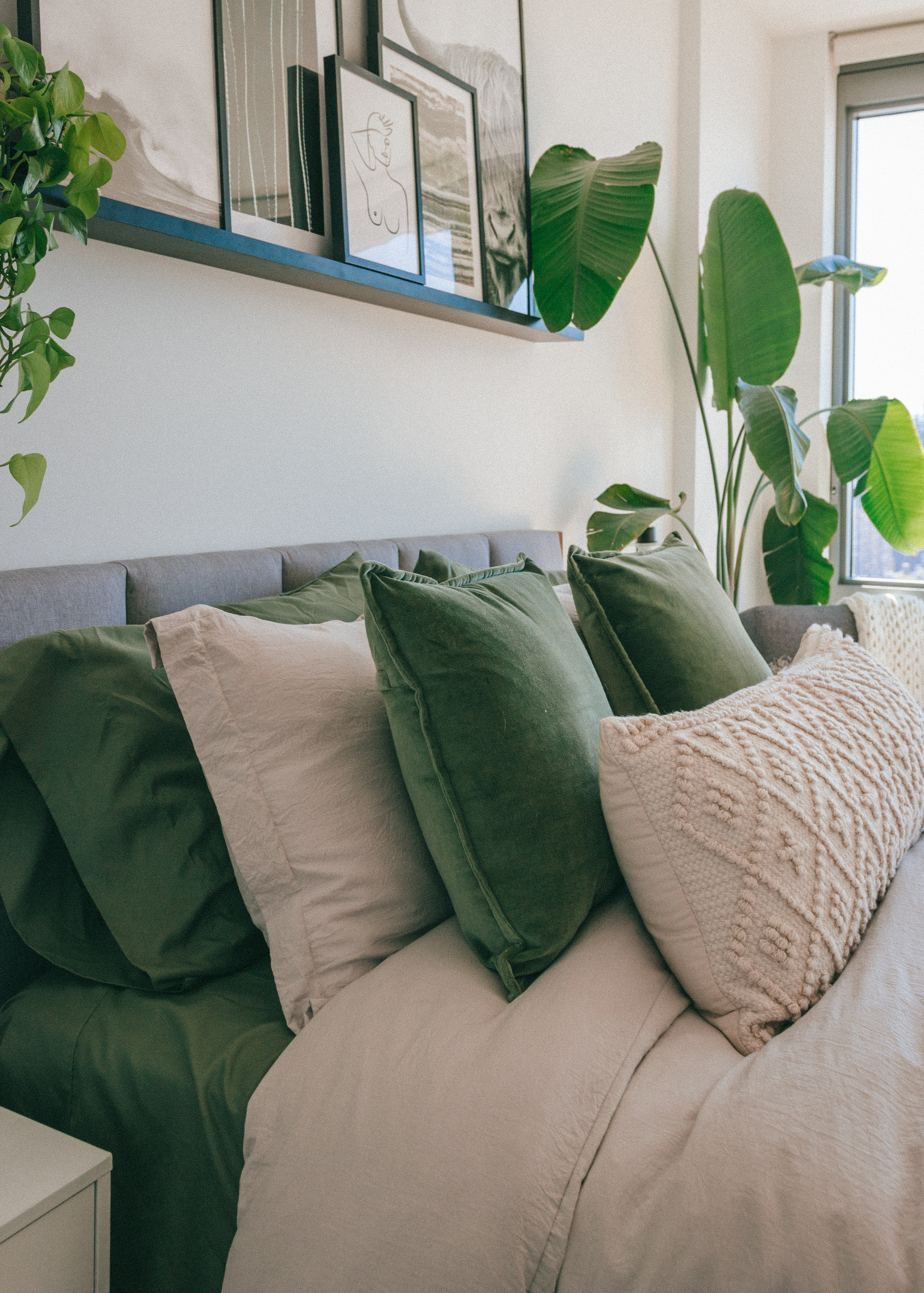 Apartment Bedroom Pillows Lifestyle Decor Mid Century Cozy Home