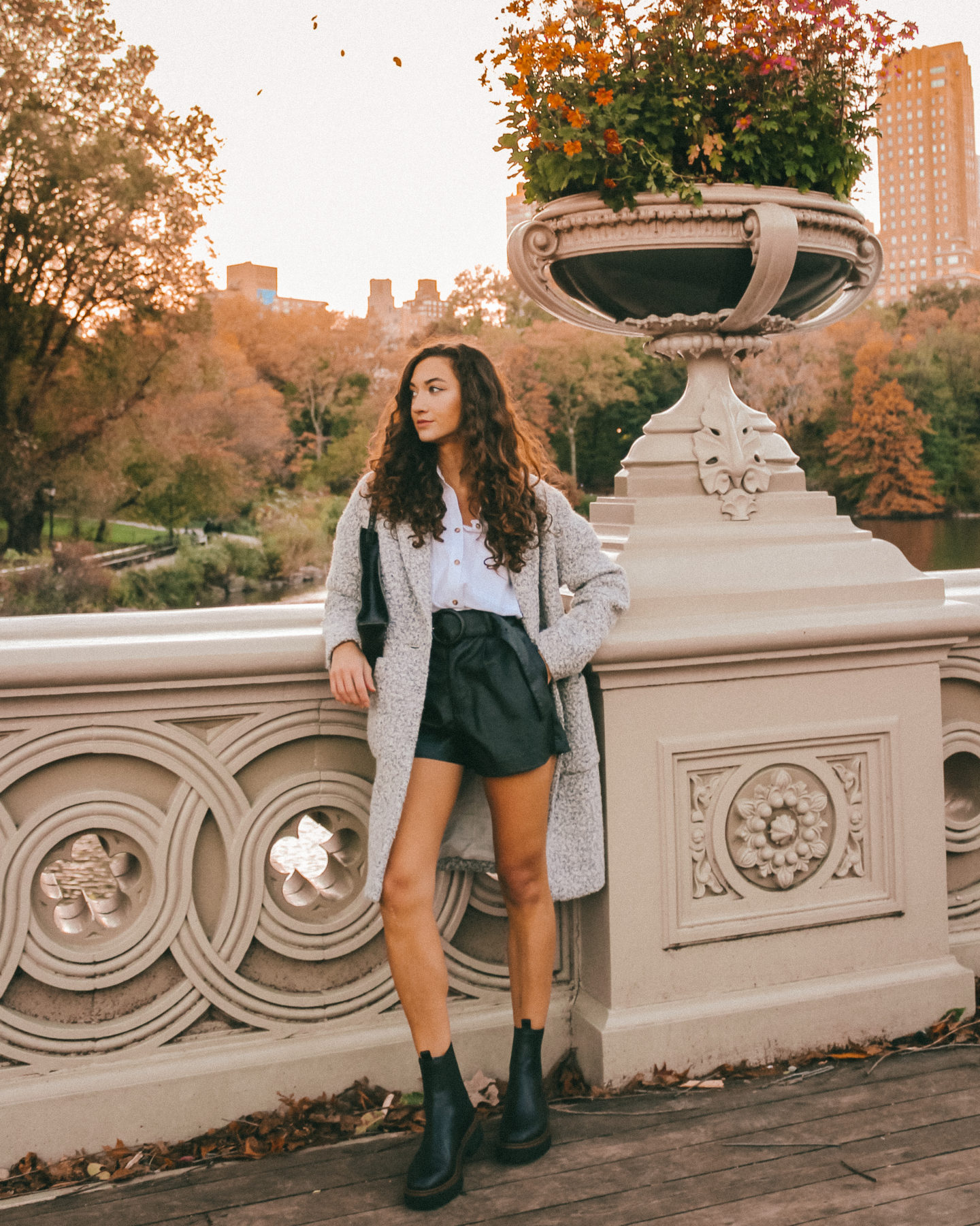Street style fall outfits central park ashion womens outfit ideas boots soho nyc blogger style trendy